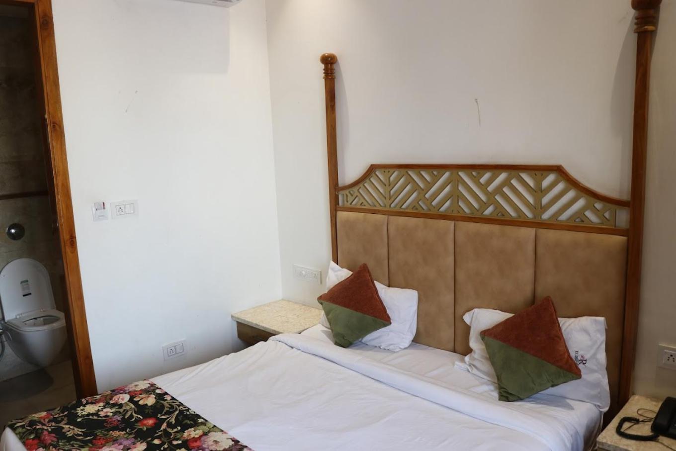 Hotel Rv Golden Αμριτσάρ Εξωτερικό φωτογραφία